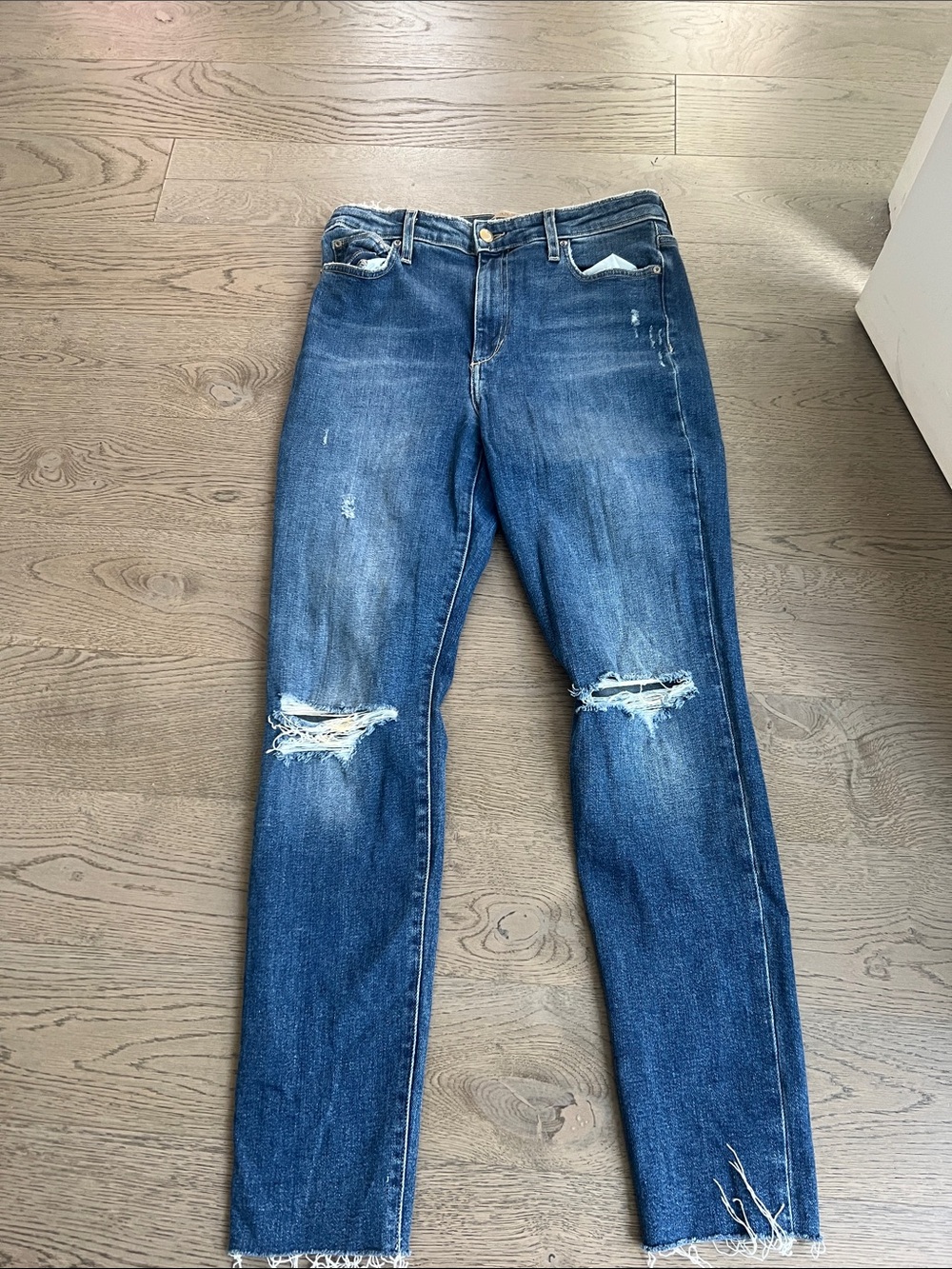Joe's Jeans Distressed Dark Blue Skinny Jeans raw hem size 29
